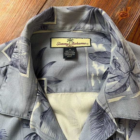 Tommy Bahamas short sleeve silk palm trees in the breeze shirt medium - Picture 3 of 5